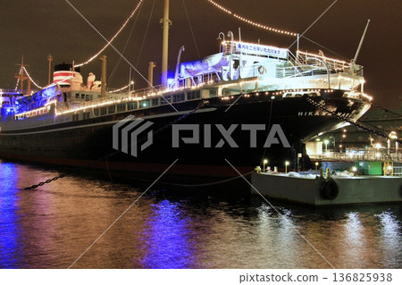 Yokohama Yamashita Park的Hikawa Maru Yokohama Yamashita Park的Hikawa Maru 136825938