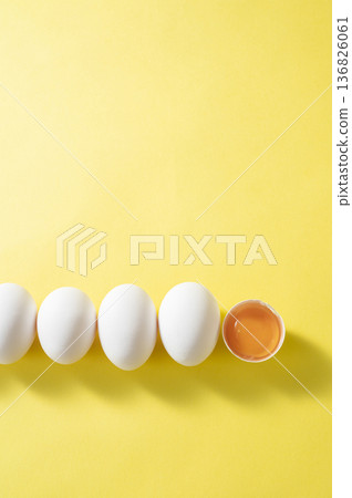 Yolk of raw egg Yolk of raw egg 136826061