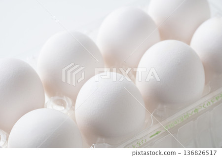 生雞蛋清 136826517