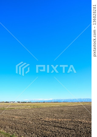 冬季的越後平原和飯出山脈(新潟縣新潟市) 冬季的越後平原和飯出山脈(新潟縣新潟市) 136828281