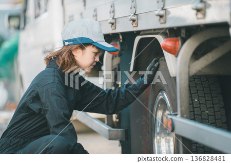Female truck mechanic 136828481