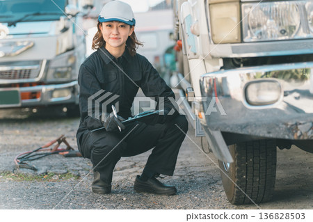 Female truck mechanic Female truck mechanic 136828503