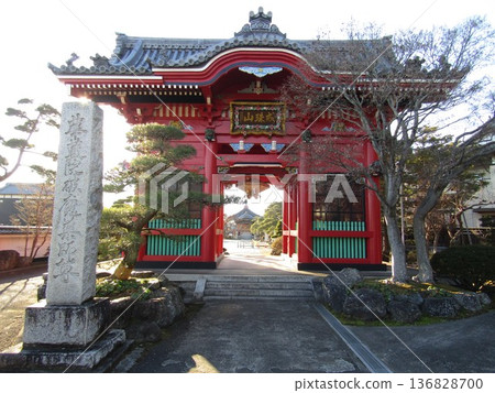 A temple with a red gate along the Hitachinaka coastline in Ibaraki Prefecture A temple with a red gate along the Hitachinaka coastline in Ibaraki Prefecture 136828700
