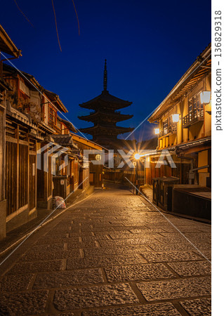 京都東山清水寺八坂塔風景 京都東山清水寺八坂塔風景 136829318