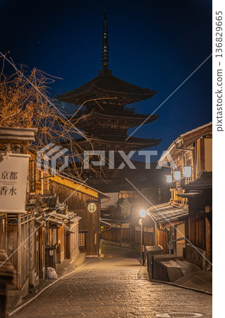 Kyoto Higashiyama, Kiyomizu-dera Temple, Yasaka Pagoda, Sanneizaka and Sannenzaka 136829665