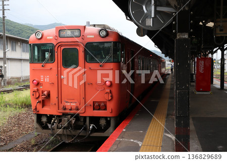 [JR-T] Tsuyama Line Kiha 47 Series (Rapid Kotobuki: Okayama ⇔ Tsuyama) 136829689