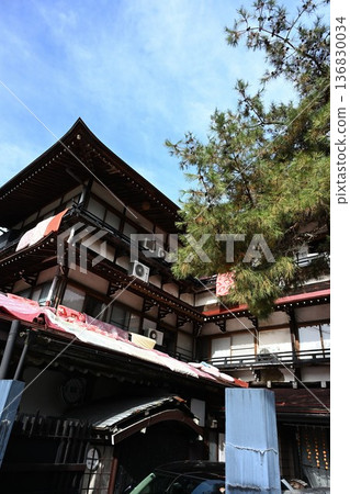Autumn streetscape of the cobblestone streets of Shibu Onsen (Yamanouchi Town, Nagano Prefecture) 136830034