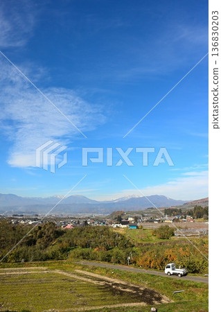Morning mist spreading across the mountains and plains (Nagano Prefecture) Morning mist spreading across the mountains and plains (Nagano Prefecture) 136830203