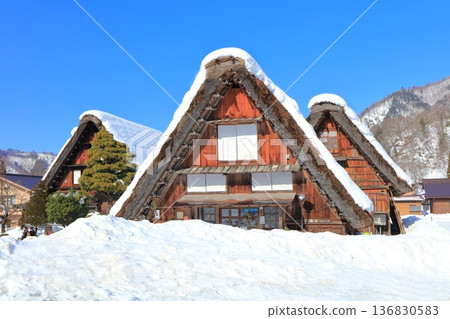 【岐阜縣】晴天白河鄉（三座合掌造小屋） 136830583