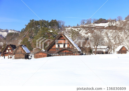 【岐阜縣】晴天白川鄉的雪景(和田家攝) 【岐阜縣】晴天白川鄉的雪景(和田家攝) 136830809