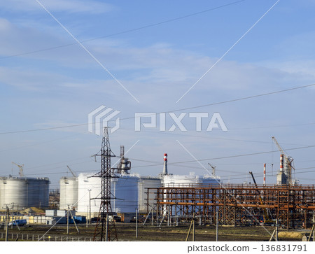 Tank the vertical steel. Capacities for storage of oil, gasoline, kerosene, the diesel and other liquids. 136831791