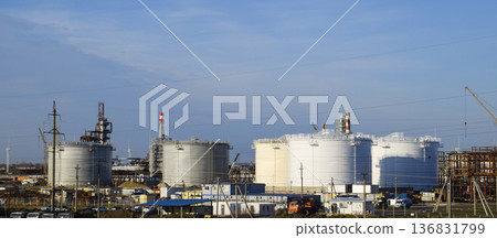 Tank the vertical steel. Capacities for storage of oil, gasoline, kerosene, the diesel and other liquids. 136831799