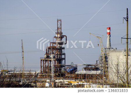 The column of deep processing of fuel oil. A furnace for heating fuel oil. Processing of fuel oil. Oil refining. 136831833