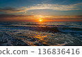 在海上日落 136836416