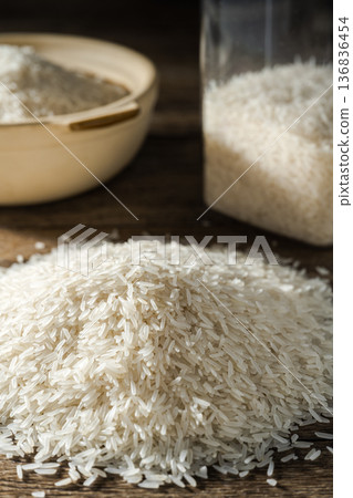 Long-grain rice Long-grain rice 136836454
