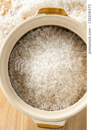 Long-grain rice 136836473
