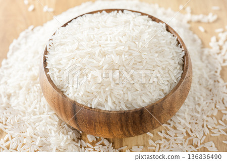 Long-grain rice Long-grain rice 136836490