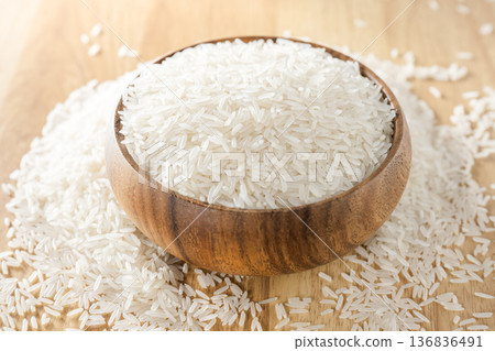 Long-grain rice Long-grain rice 136836491