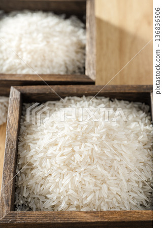 Long-grain rice Long-grain rice 136836506