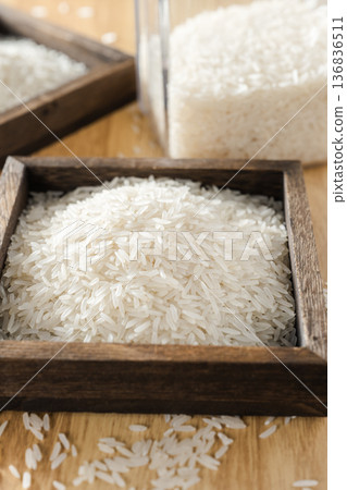 Long-grain rice Long-grain rice 136836511