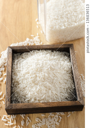 Long-grain rice 136836513