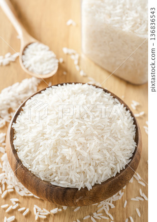 Long-grain rice 136836543