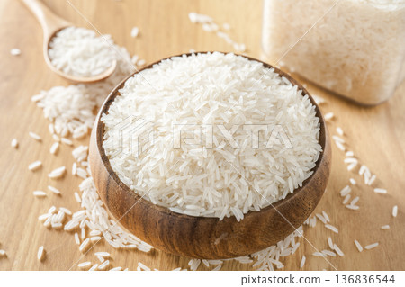 Long-grain rice 136836544