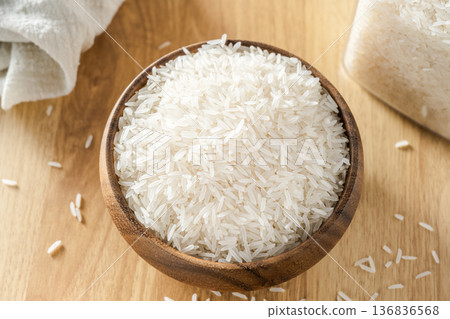 Long-grain rice Long-grain rice 136836568
