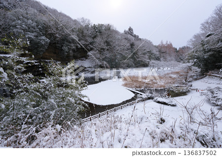 Ryumon Falls, Nasukarasuyama City, snowy February Ryumon Falls, Nasukarasuyama City, snowy February 136837502