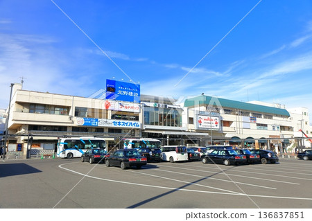 [Nagano Prefecture] The East Exit of JR Matsumoto Station on a clear day 136837851