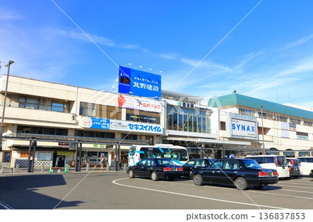 【長野縣】晴朗天氣下的JR松本站東口 136837853