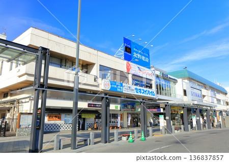 [Nagano Prefecture] The East Exit of JR Matsumoto Station on a clear day 136837857