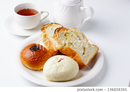 Anpan (sweet potato bread) 136838391