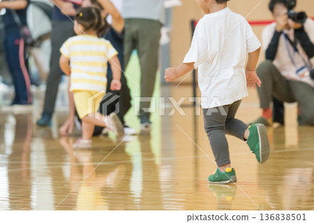 [幼兒園運動會障礙賽] 136838501