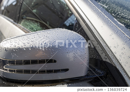 How to wash a car 136839724