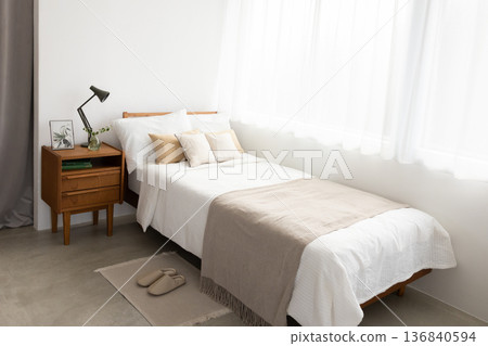 臥室床（無人） 136840594