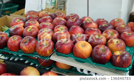 Fresh Red Apples on Fruit Market Display Fresh Red Apples on Fruit Market Display 136840783
