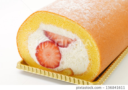 草莓卷蛋糕 草莓卷蛋糕 136841611