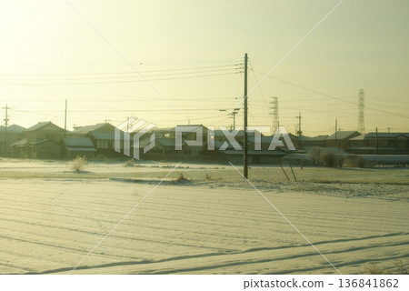 彩色冬季雪景背景(2026年2月註冊) 彩色冬季雪景背景(2026年2月註冊) 136841862