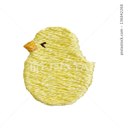 【側坐的小雞】手工刺繡插畫素材 136842268