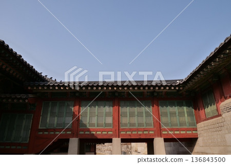 Traditional Korean Architecture in Seoul Traditional Korean Architecture in Seoul 136843500