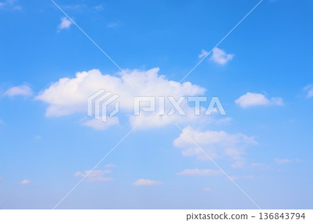 二月溫暖的一天的天空 二月溫暖的一天的天空 136843794