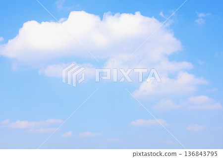 二月溫暖的一天的天空 二月溫暖的一天的天空 136843795