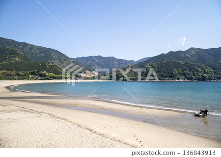 春季的嵐鹿海岸 春季的嵐鹿海岸 136843913