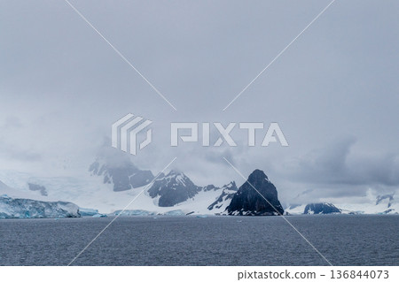 Landscape of the Antarctic Peninsula 136844073