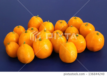 Kumquat Kumquat 136844240