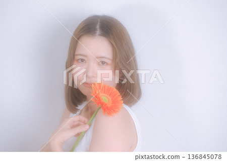 Transparent portrait of a woman with flowers Transparent portrait of a woman with flowers 136845078
