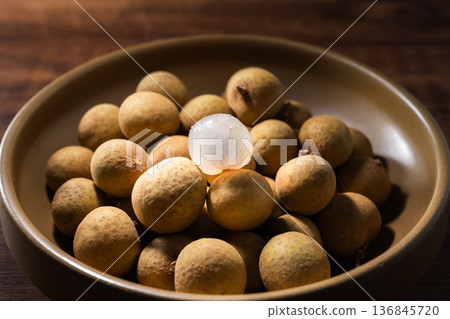 Longan 136845720