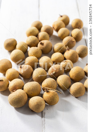 Longan 136845754