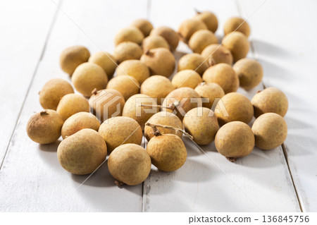 Longan 136845756